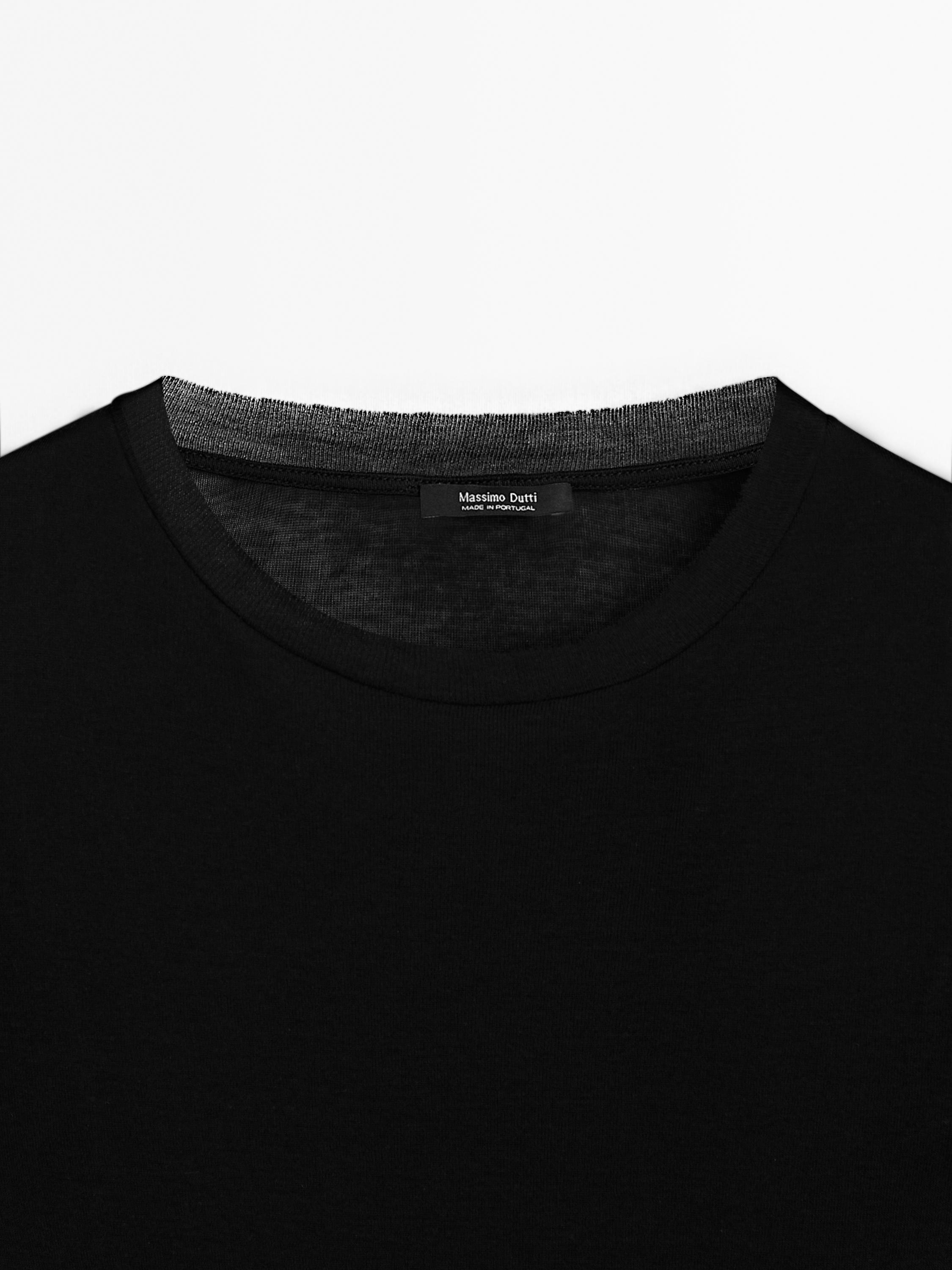 100% cotton T-shirt with neckline detail